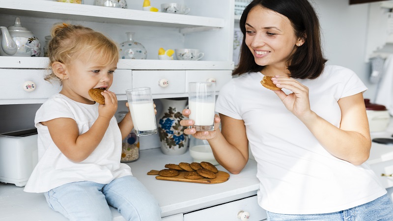 what is an almond mom